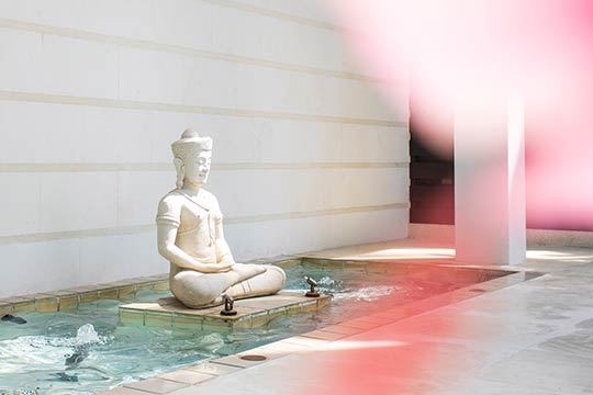 Ban Suriya   Budda statue and water fountain